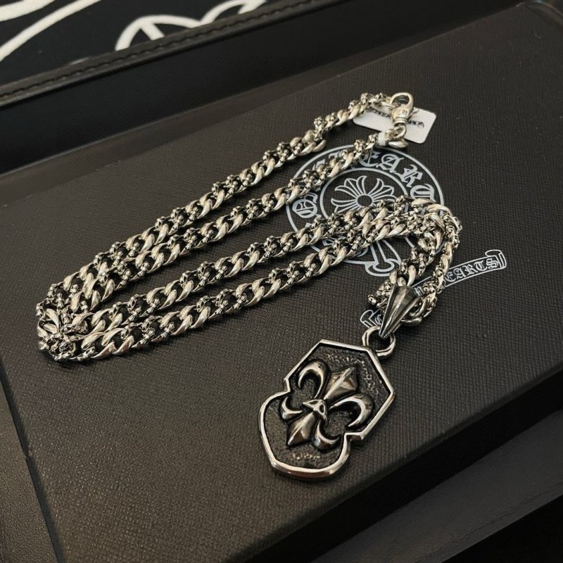 Ch*0me He**ts necklaces